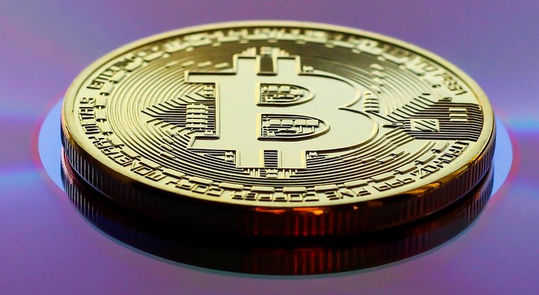 Bitcoin rebondit le jour de l&#8217;anniversaire de son record à 20 000$