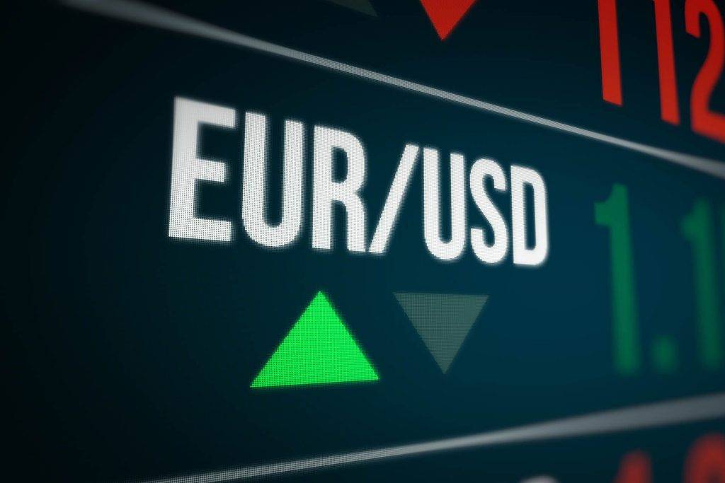 EUR - USD