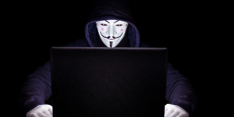 Le groupe de hackers Anonymous offre 52 000 $ en Bitcoin à tout soldat russe qui se livre avec son char