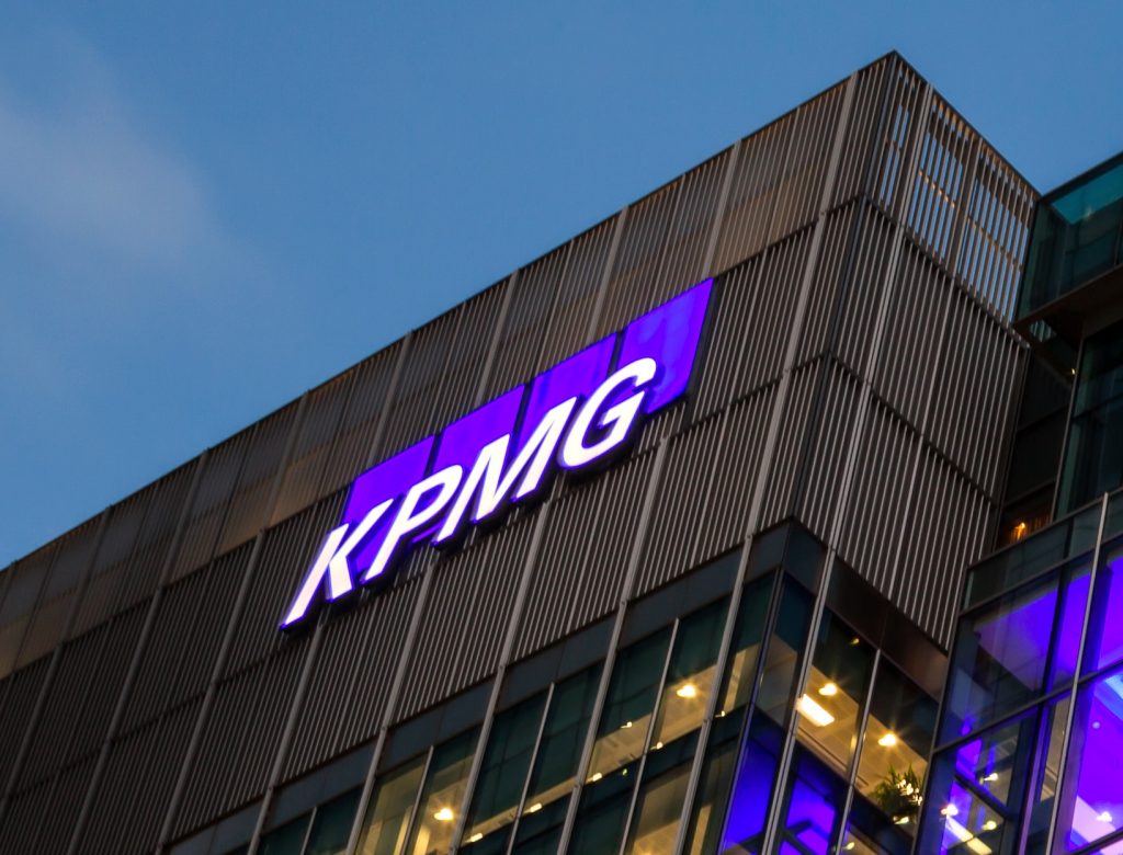KPMG investit 30 millions pour former au web 3 !